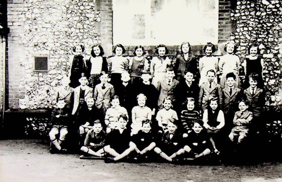 Photograph of the Ropley Primary School Class (4)