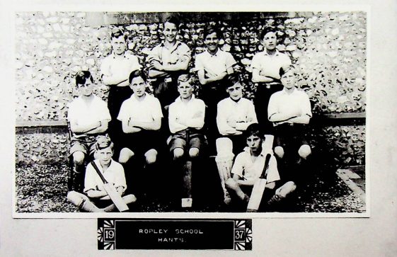 Photograph of the Ropley Primary School Class (5)